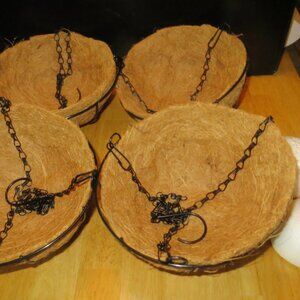 Set of 4 Metal Hanging Baskets with Coconut Husk Inserts